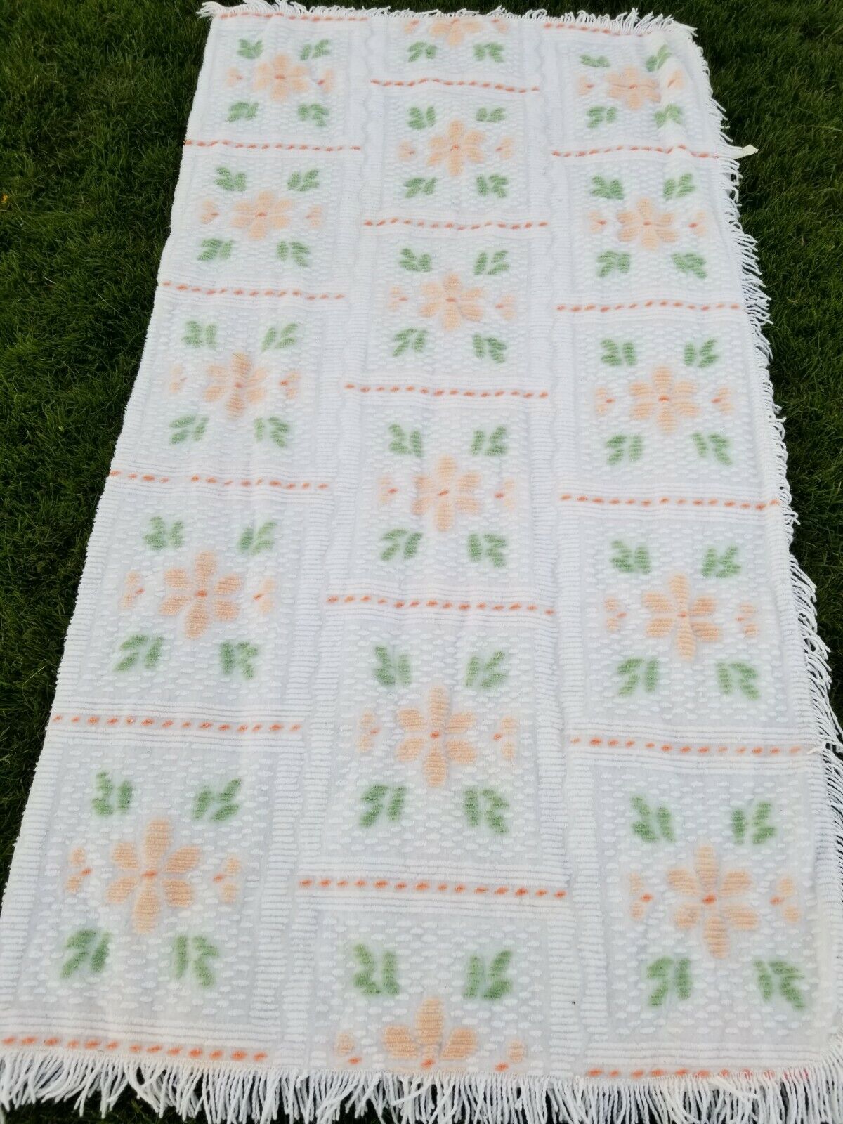 Beautiful floral peach green Vintage Chenille Terry Candlewick Bedspread FULL