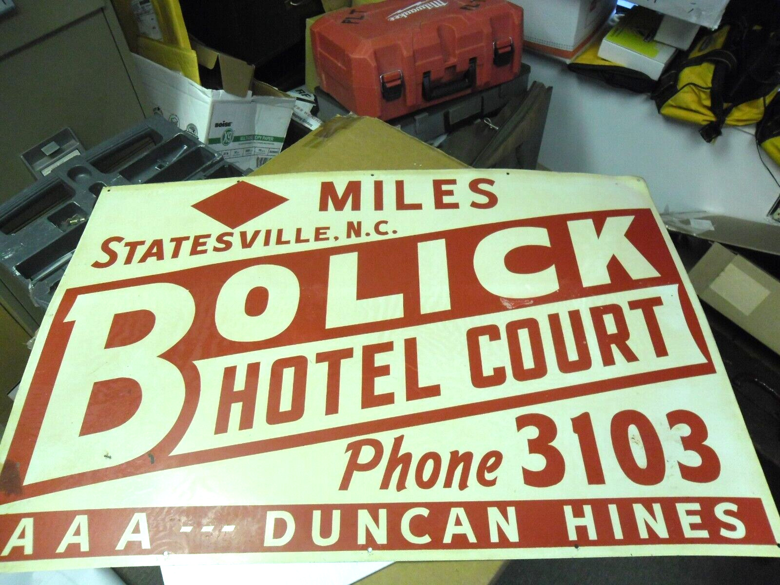 VINTAGE BOLICK HOTEL COURT SIGN STATESVILLE N.C. 1950\'S NEW OLD STOCK 36 X 24