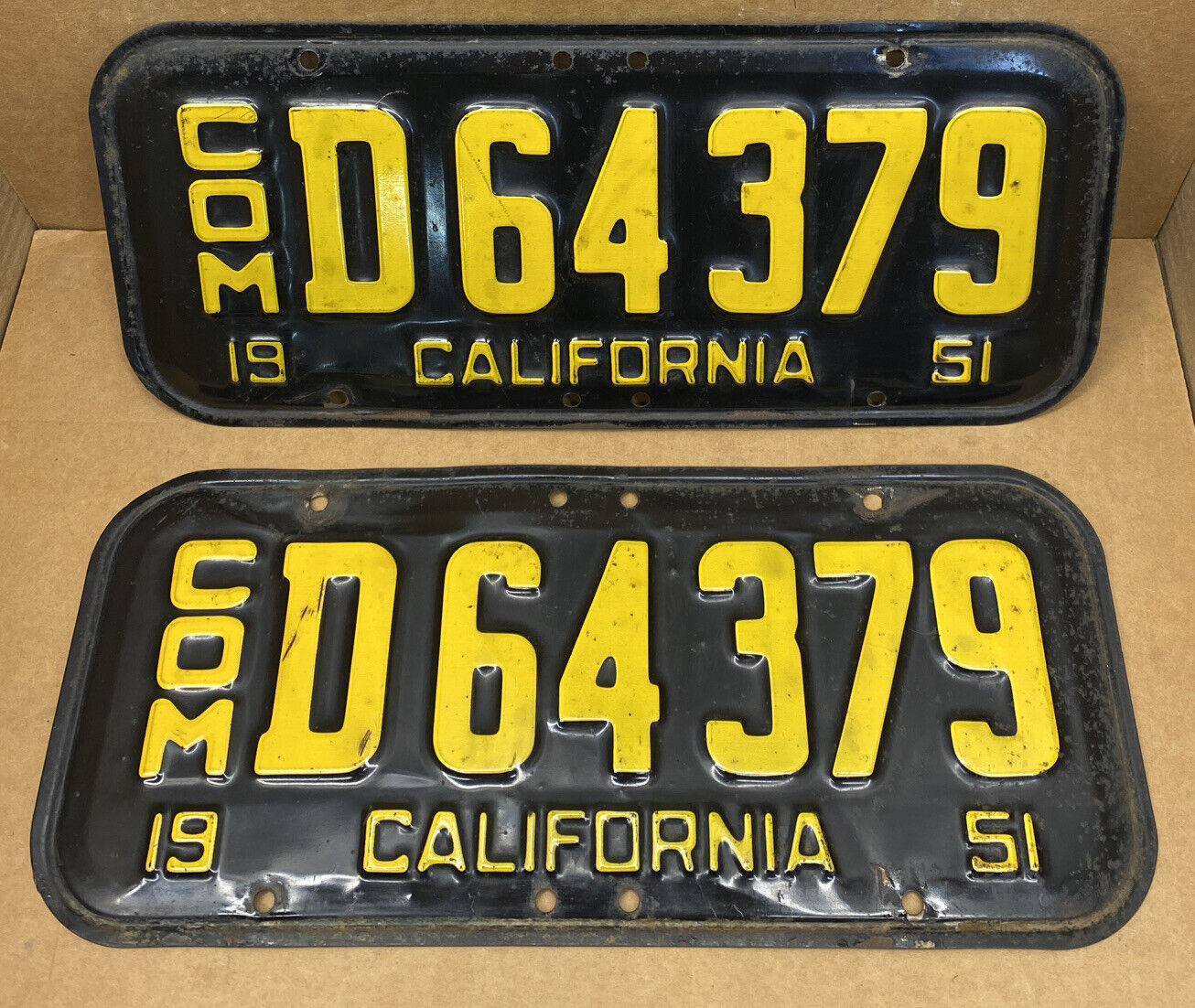 RARE 1951 TRUCK-COMMERCIAL D 64379 (CALIFORNIA)  LICENSE PLATE. DMV CLEARED