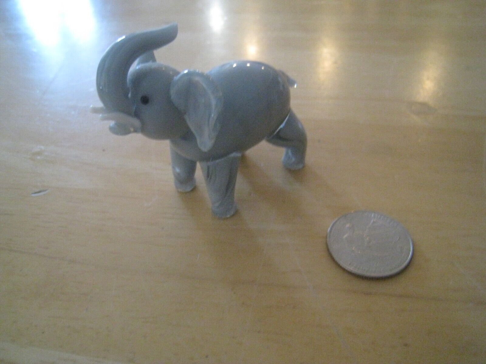 Small Hand-Blown Grey Glass Elephant Figurine White tusks 2.5\