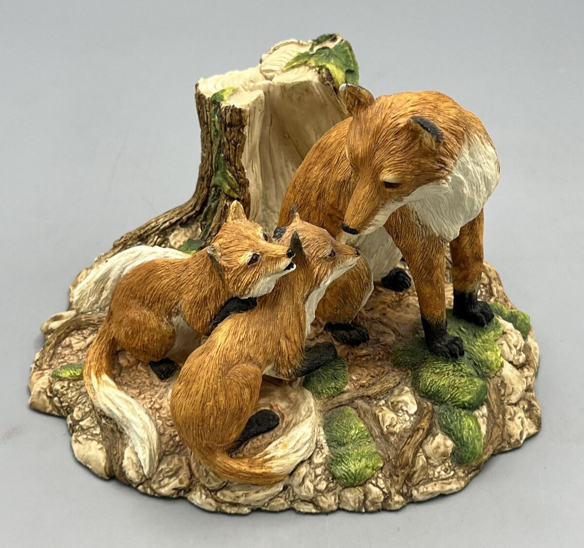 Robarts England Hand Painted Fox & Cubs Sculpture Figurine 1159 / 9500