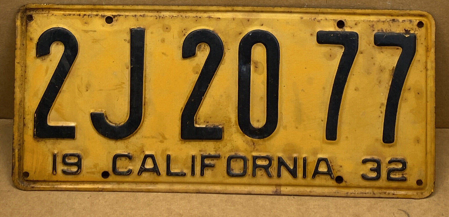 RARE 1932  (-CALIFORNIA)   ( 2J 20 77 )    LICENSE PLATE- VINTAGE
