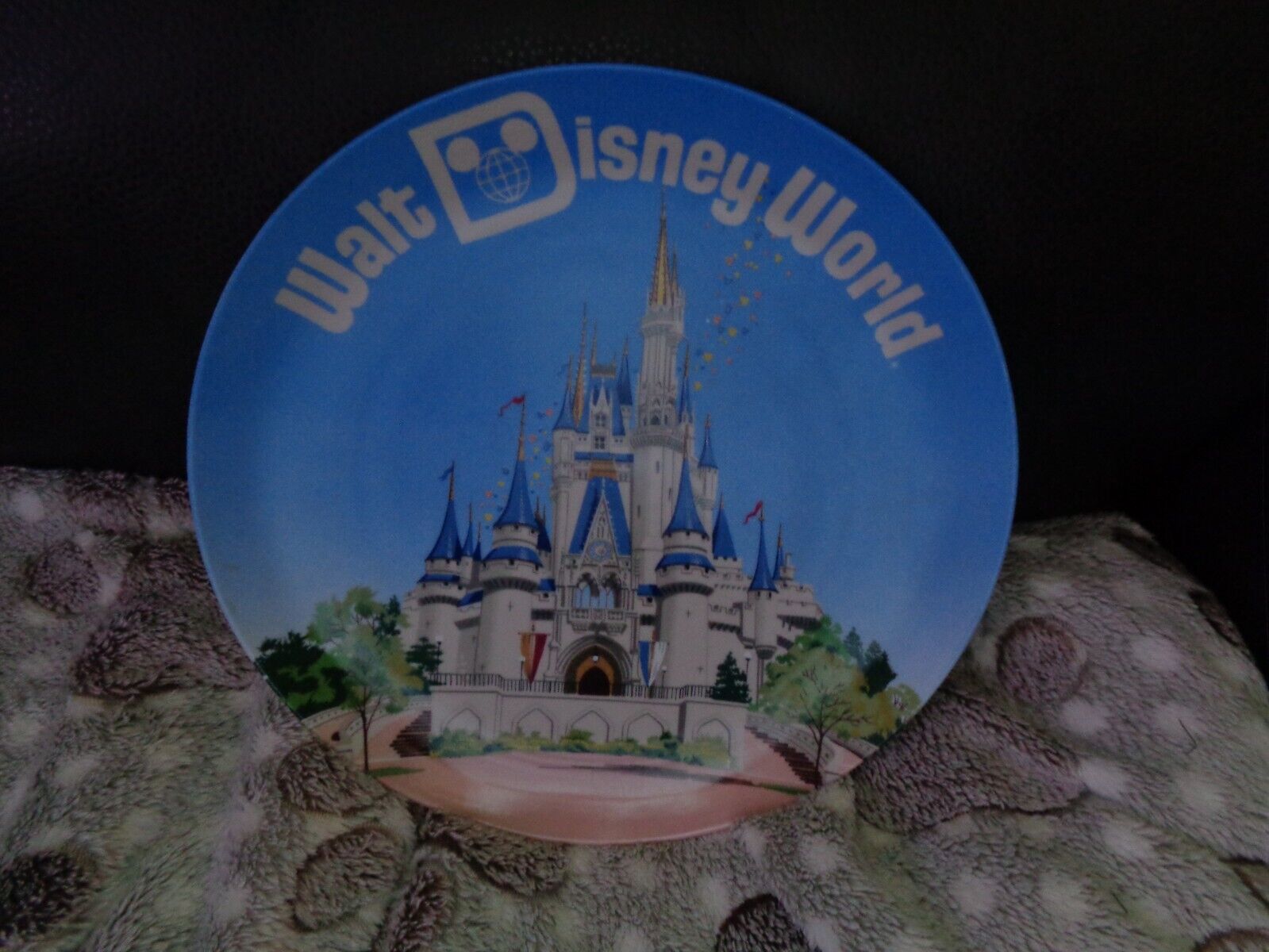Vintage Walt Disney World Collectors Plate - Castle- LOOK 9\