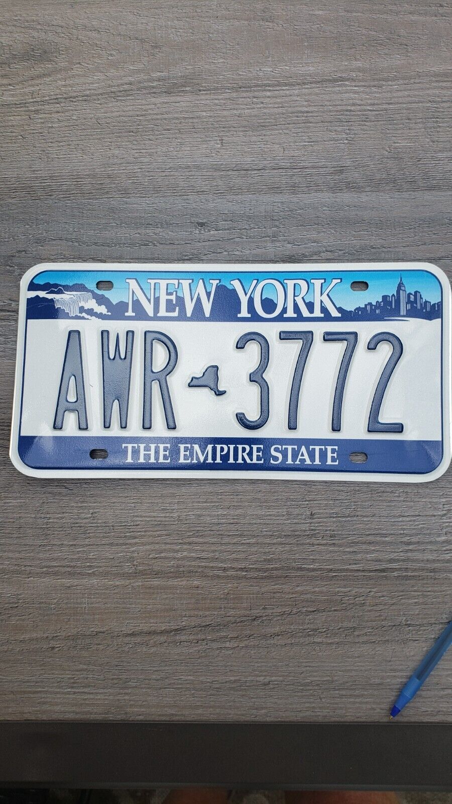 LICENSE PLATE - New York - old and used