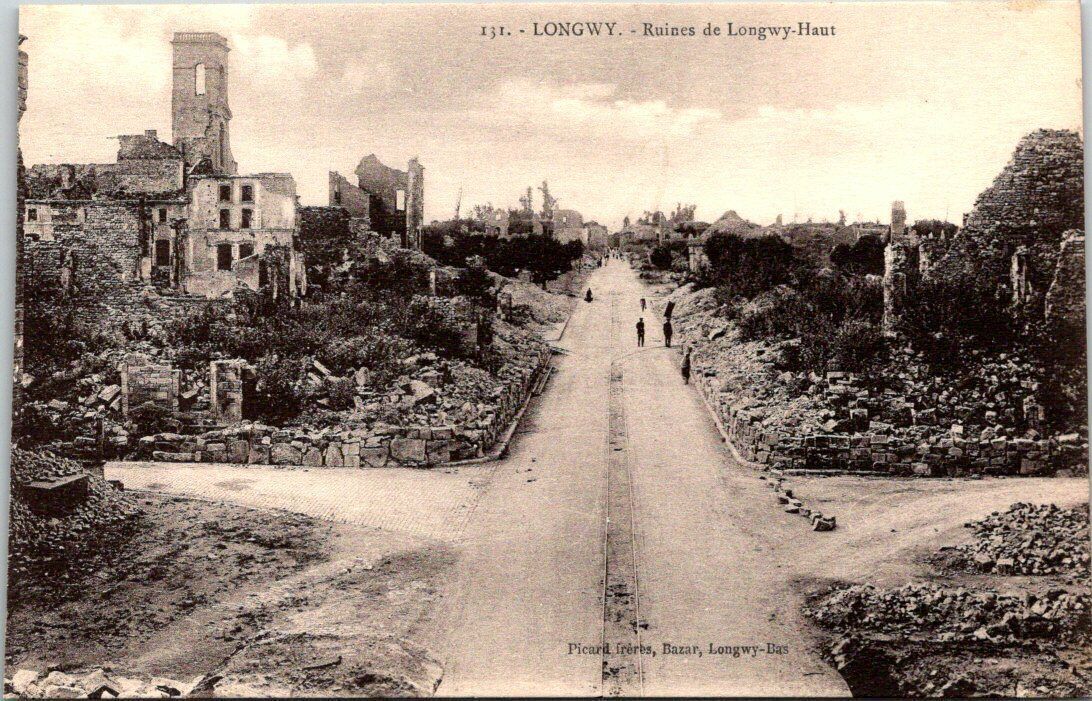 VINTAGE POSTCARD THE RUINS OF LONGWY-HAUT STREET SCENE WITH PEOPLE 1914 WW1