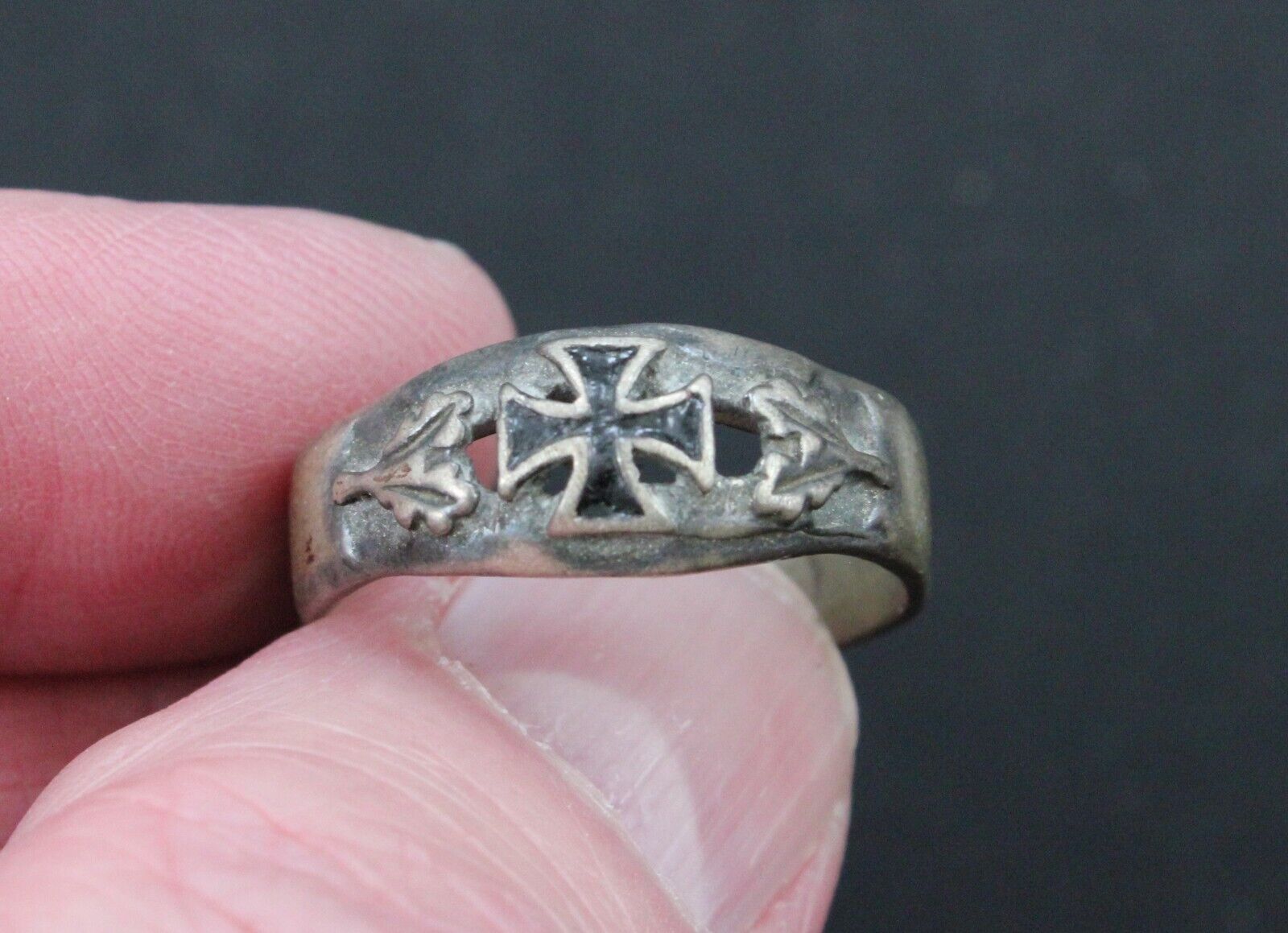 Imperial German World War I Iron Cross Finger Ring in Silver