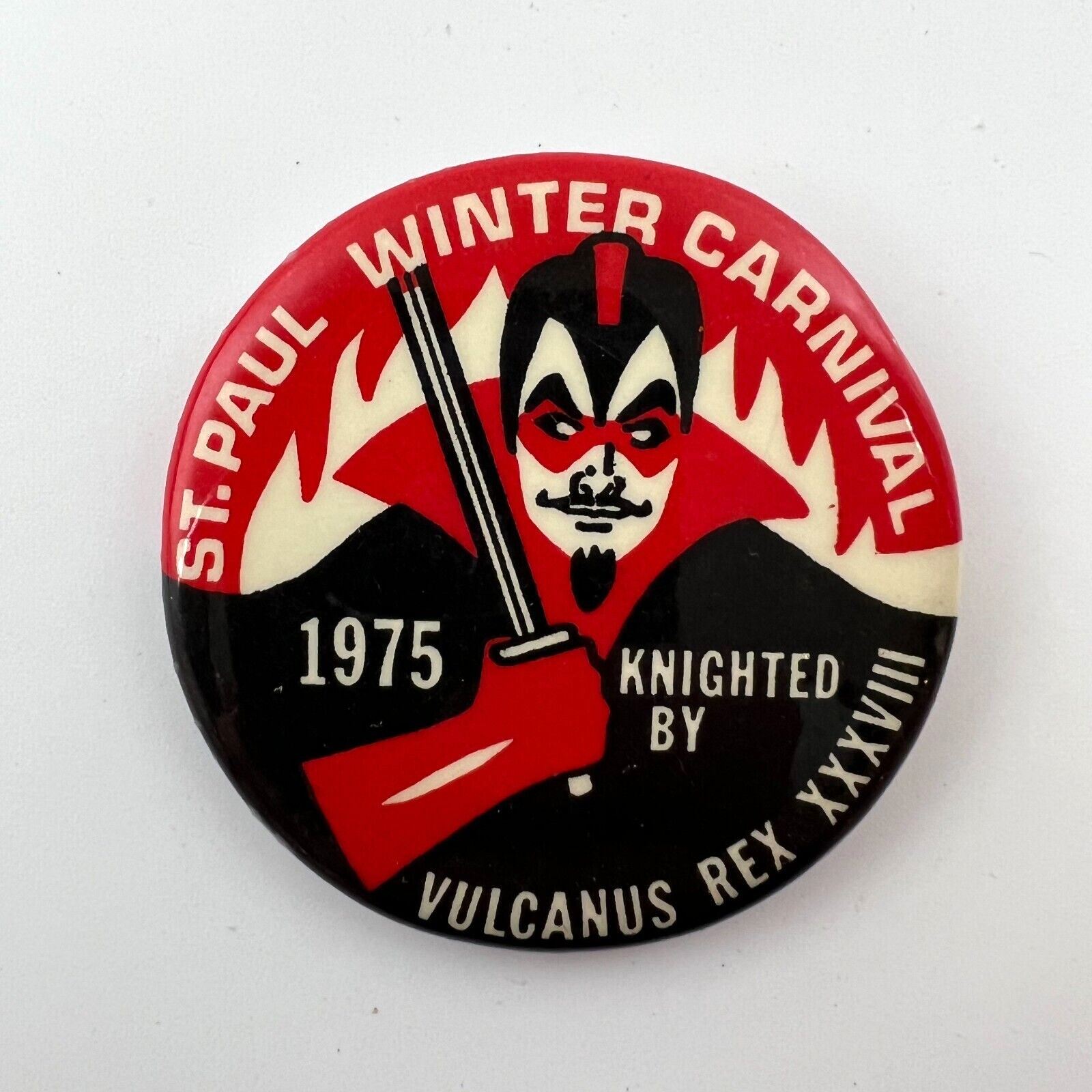 Saint Paul Winter Carnival 1975 Vintage Pinback Button Vulcanus Rex Minnesota