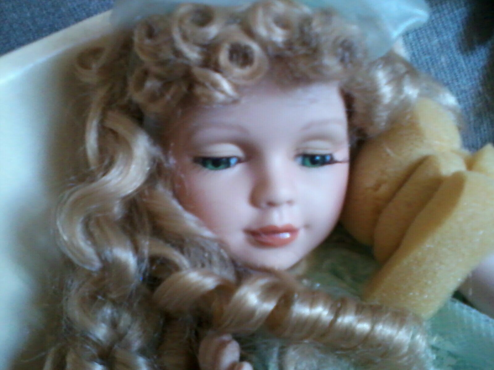 VTG  PORCELAIN PRECIOUS VISIONS DOLL * NEVER REMOVED FROM BEAT UP BOX * GORGEOUS