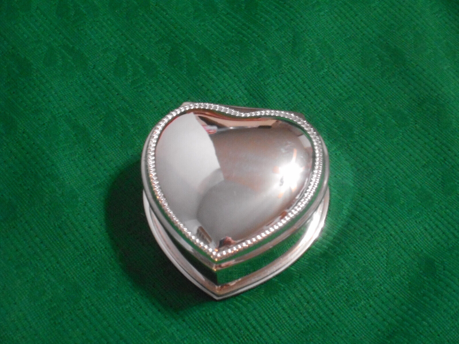 AVON 1987 Tender Memories Heart Trinket Box Silver Pink Lining New In Box 