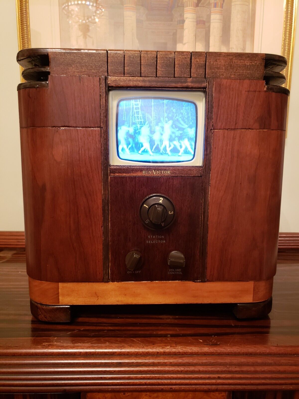Vintage Prewar Television Receiver 1938 RCA  RR-366 Recreation