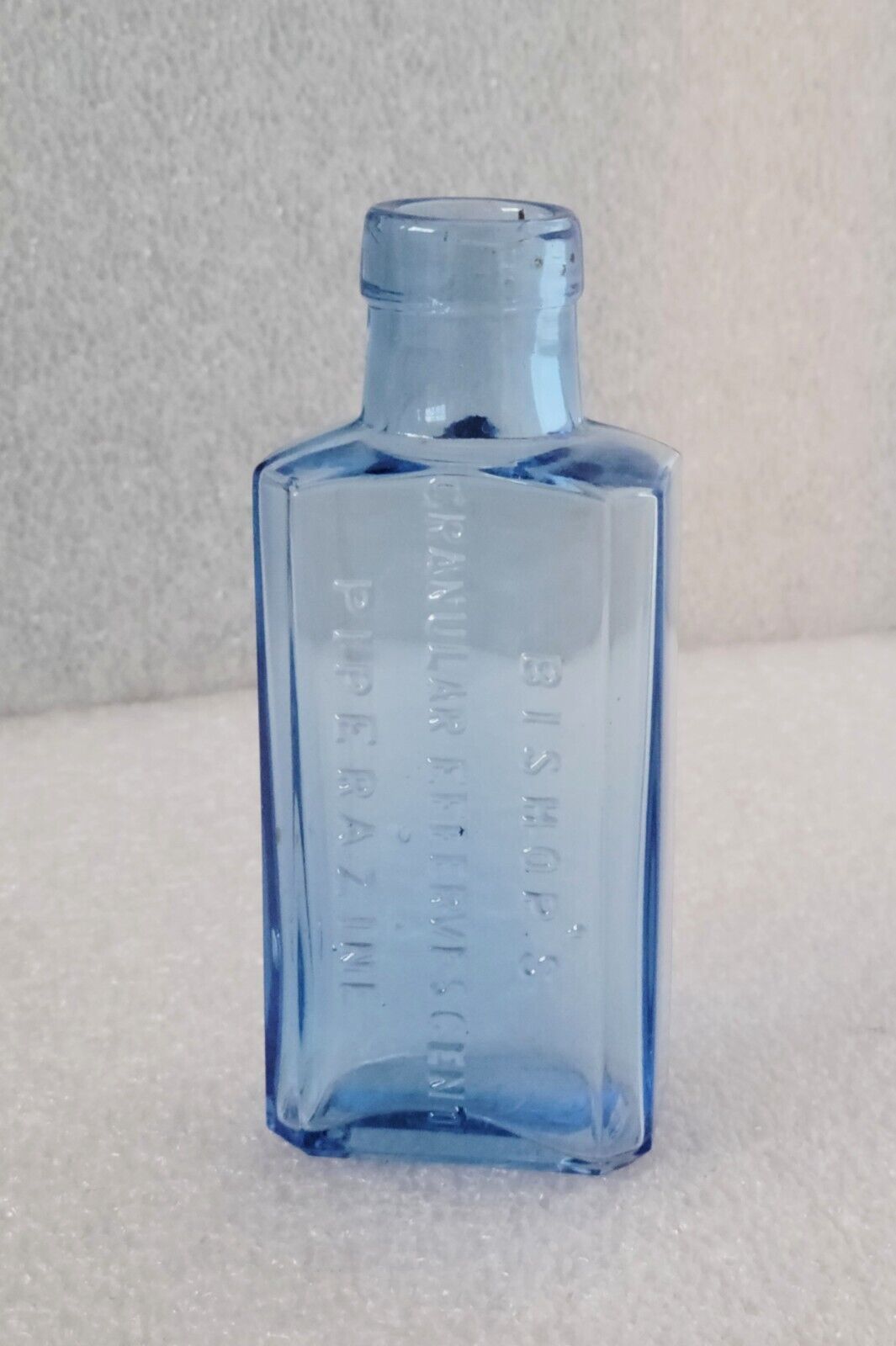 Antique Bishop\'s Granular Effervescent Piperazine England Glass Medicine Bottle