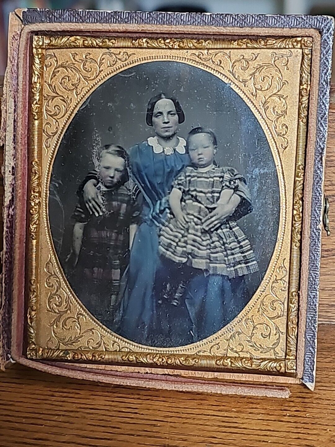 6th Plate Ambrotype Photo Incredible Family - Highly TINTED Dresses Mom 2 Kids 