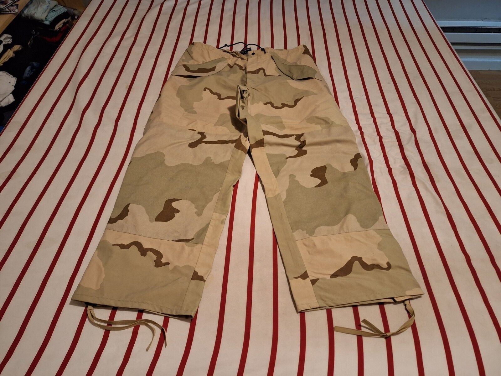 U.S. Army 3-Color Desert Extended Cold Weather Trousers Size Medium-Short Used