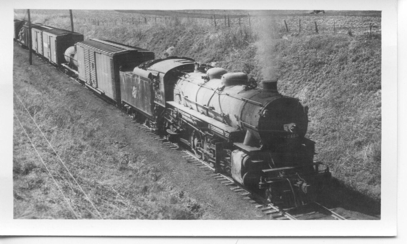 4C682 RP 1940s/50s C&NW CHICAGO & NORTH WESTERN RAILROAD LOCO #2458