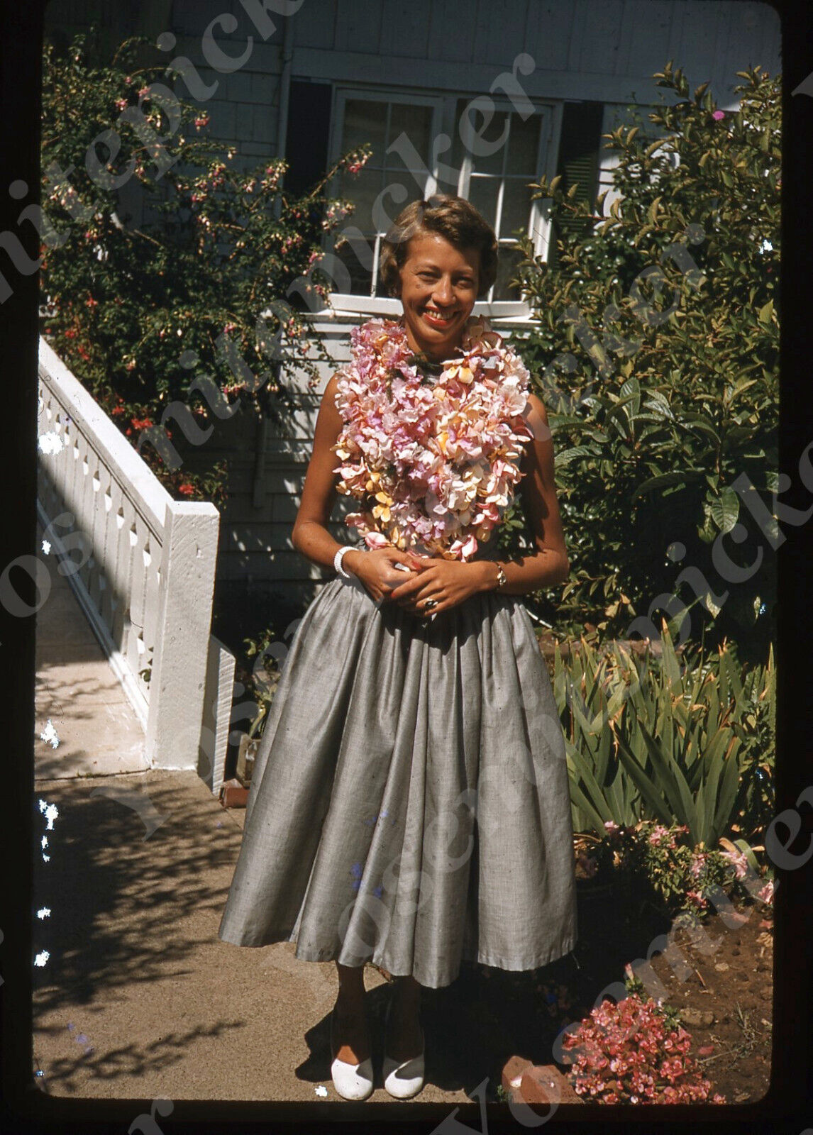 sl65  Original slide  1960\'s  Hawaii home stunning young Lady w/ Lei 786a
