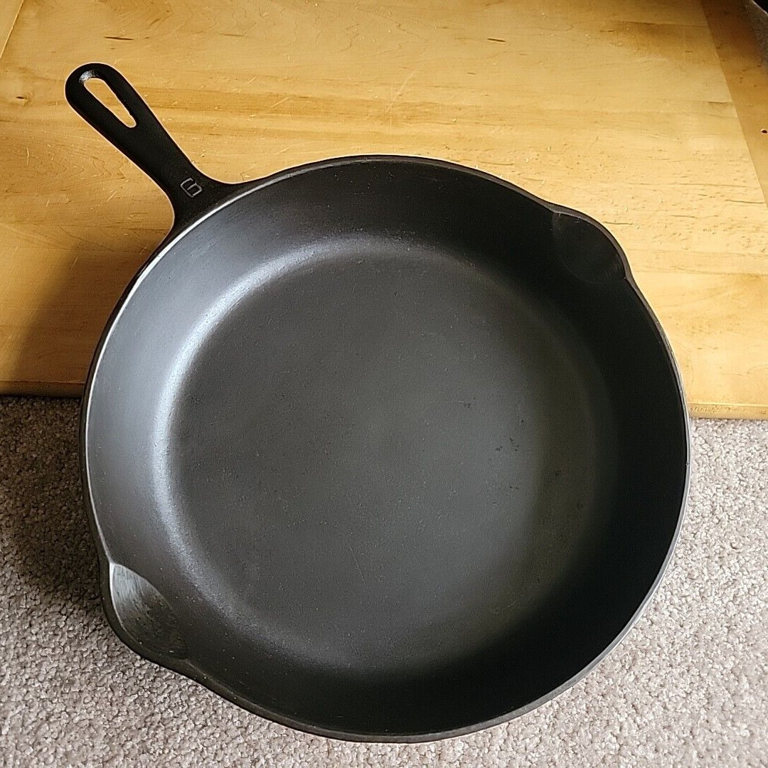 Griswold/Wagner Made #9 Cast Iron Skillet - Fully Restored - Ready to Use