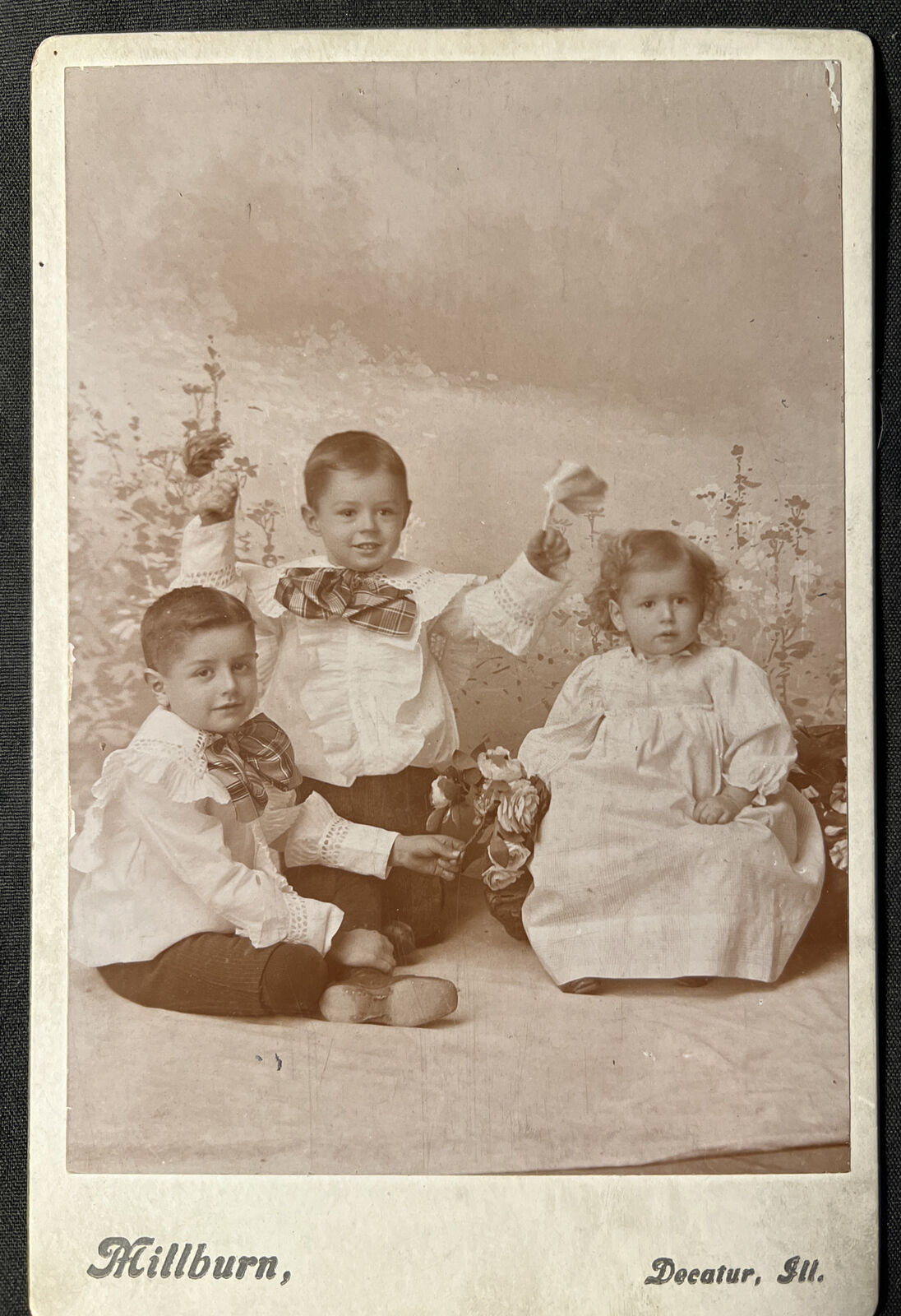 HAPPY Little VICTORIANS Cabinet Card Photo 1880s 3 Children of Decatur Illinois