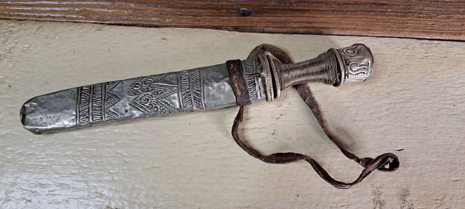 Antique  & ORIGINAL Tibetan Dagger - Silver knife, Steel Blade, Tibet 1800's