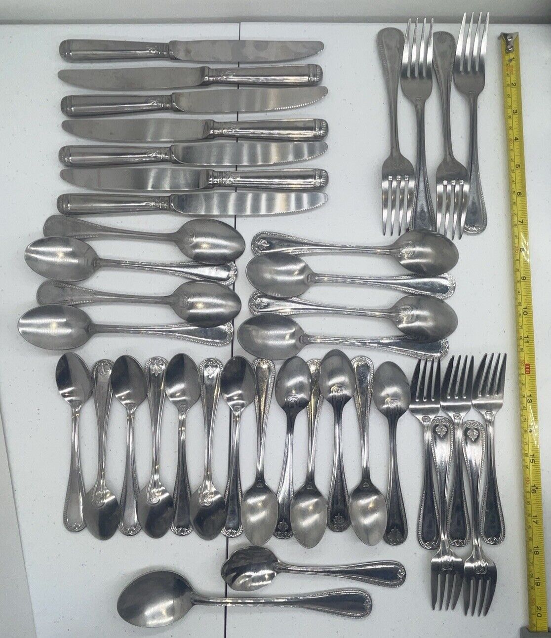 36 Piece supreme stainless steel TOWLE cutlery set, made in Japan