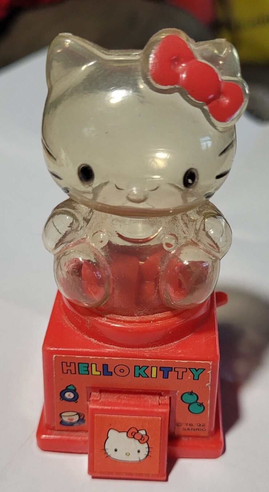 Vintage Sanrio Hello Kitty MINI Gumball Machine   Dispenser 1995, 3.25\