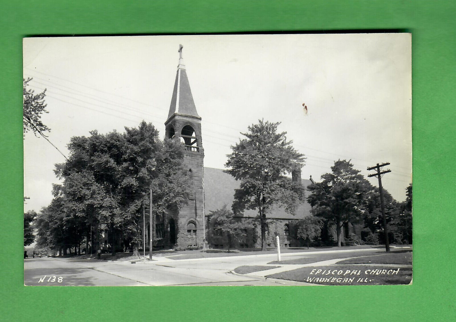 c1940 RPPC REAL PHOTO POSTCARD - EPISCOPAL CHURCH - WAUKEGAN ILLINOIS UNPOSTED