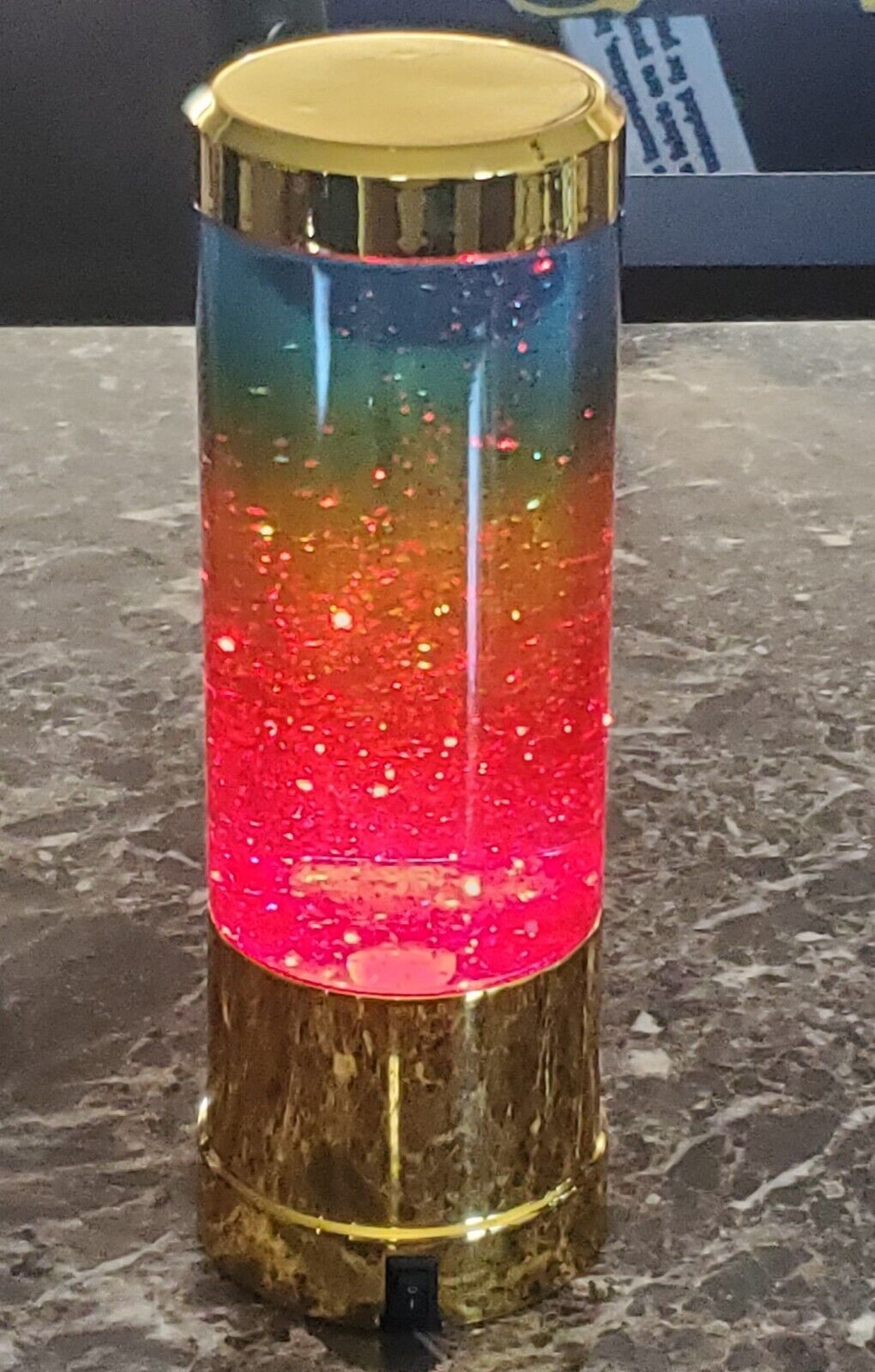 NEW WITHOUT ORIGINAL BOX Rainbow Glitter Lamp  10\