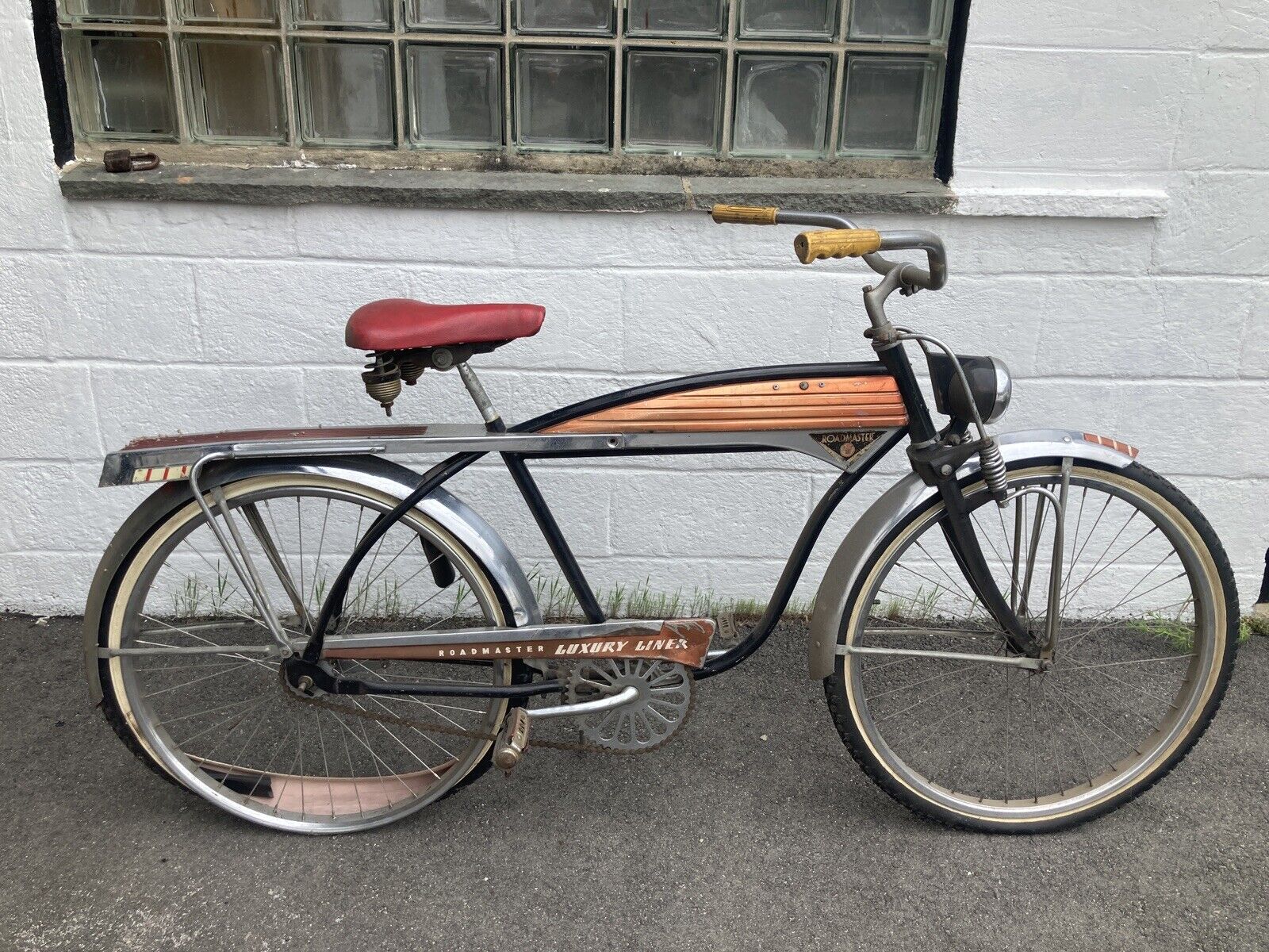 Roadmaster Luxury Liner Antique Bicycle