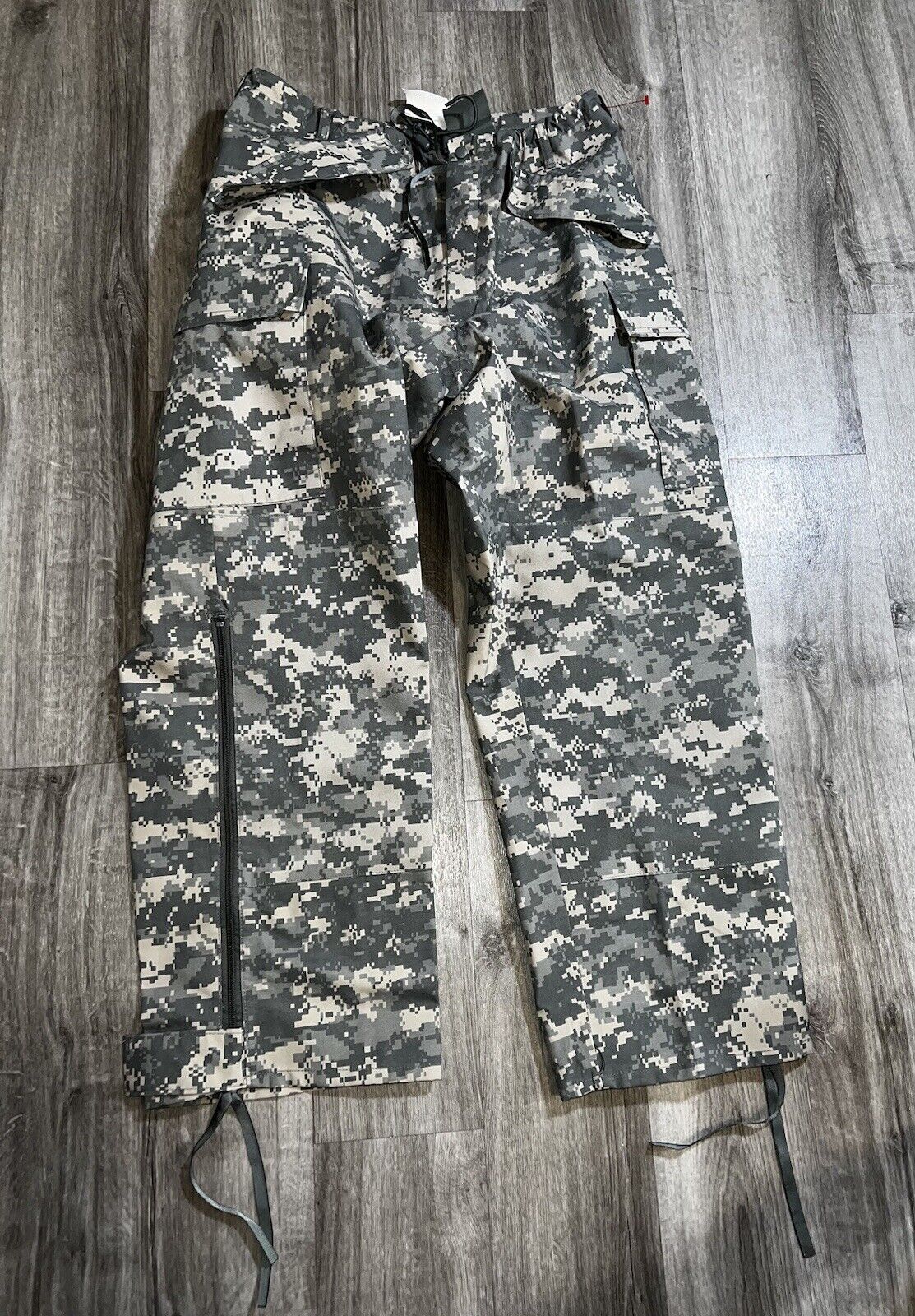 Trousers ECWCS Gen II Medium Regular 8415-01-526-9053 ACU Cold Weather Military