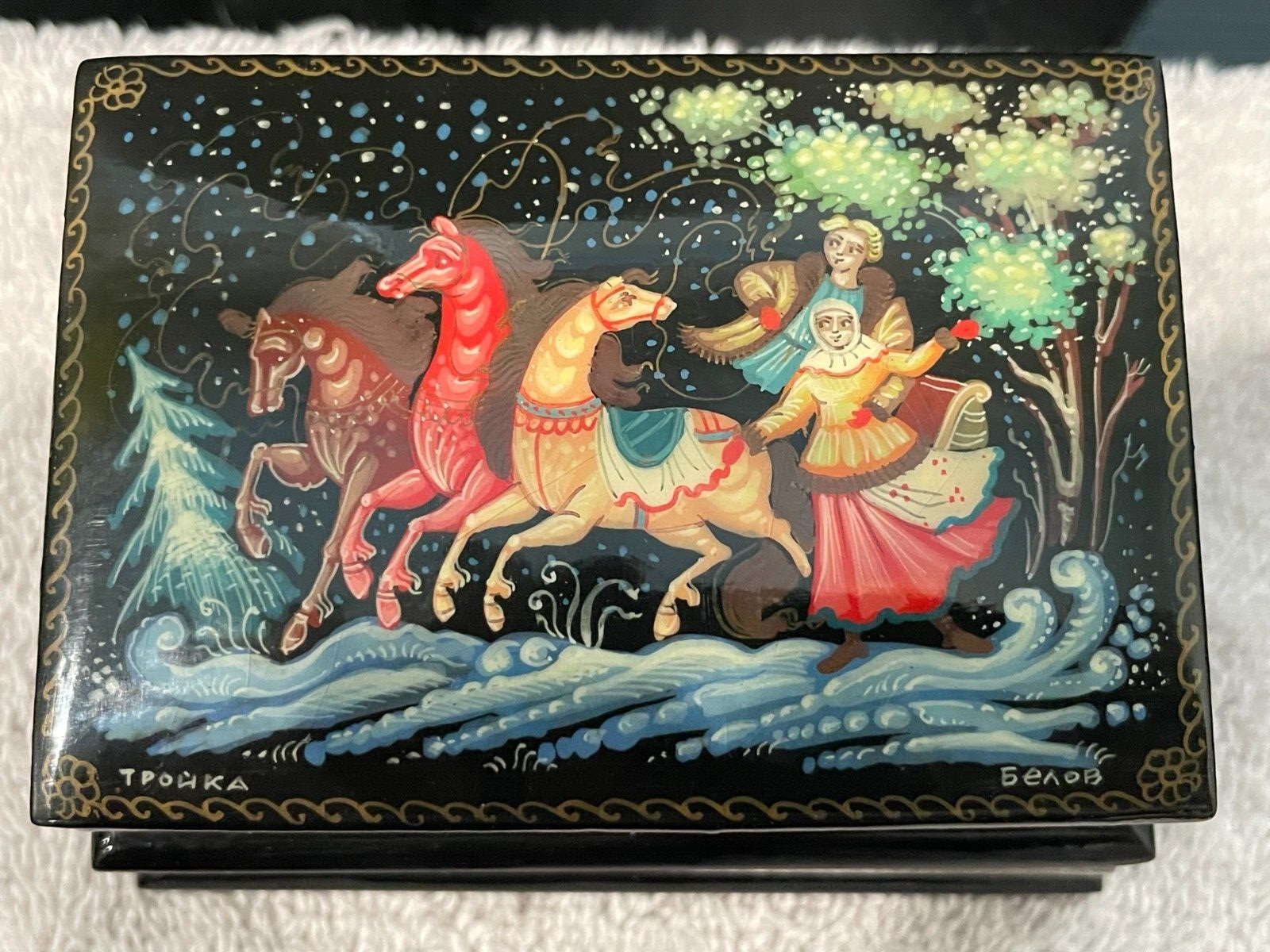 RARE VINTAGE 2 COMPARTMENT RUSSIAN LACQUER BOX FAIRY TALE HAND PAINTED SIGNED