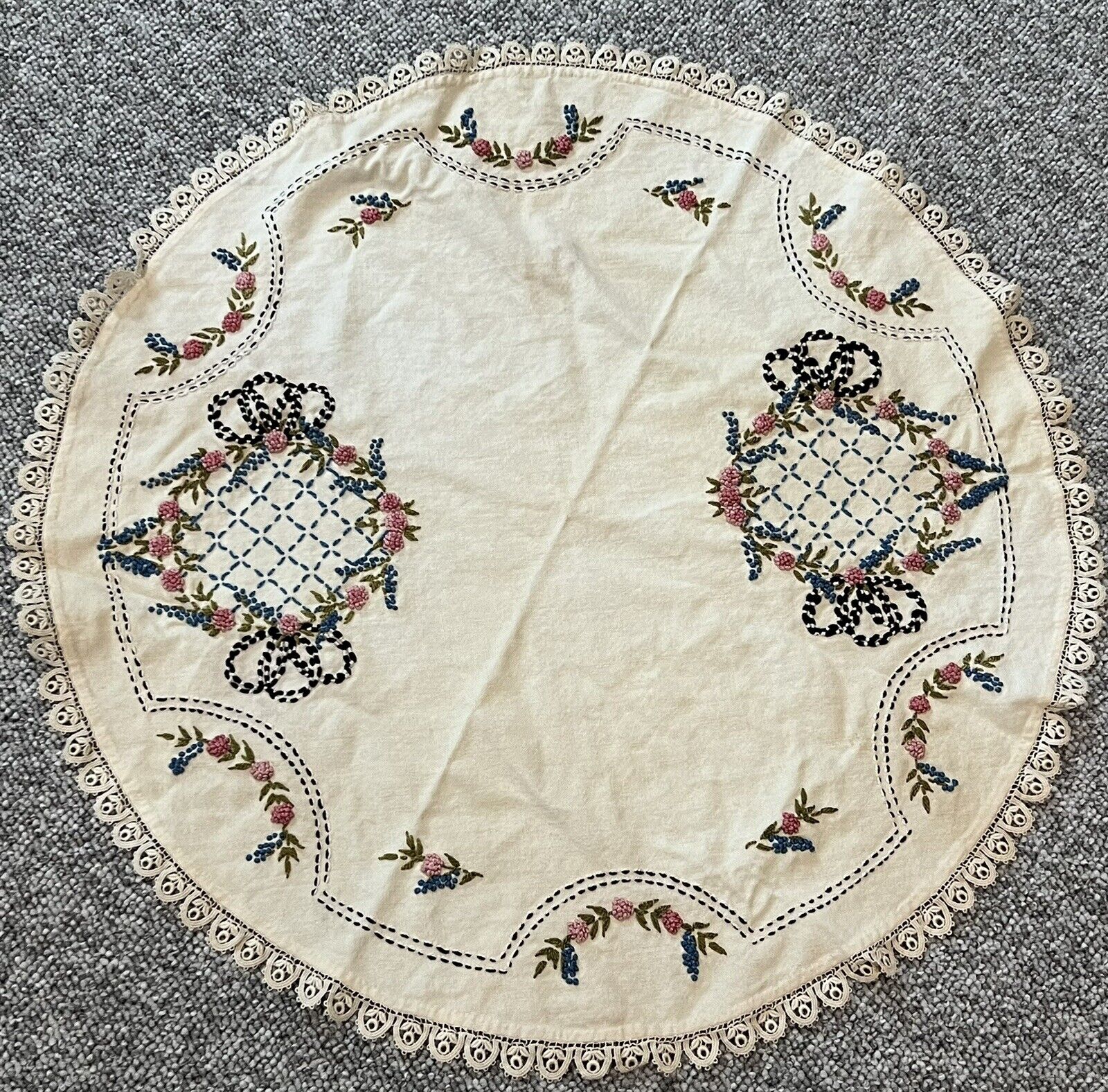 Vintage Hand Embroidered Embroidery Tablecloth Floral 30” Round