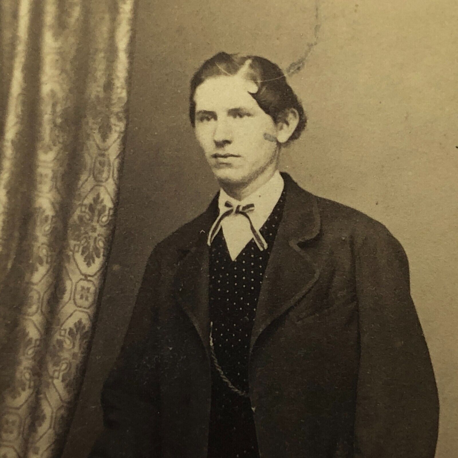 Antique Carte De Visite CDV Photo Tall Lean Victorian Young Man Great Suit Vest