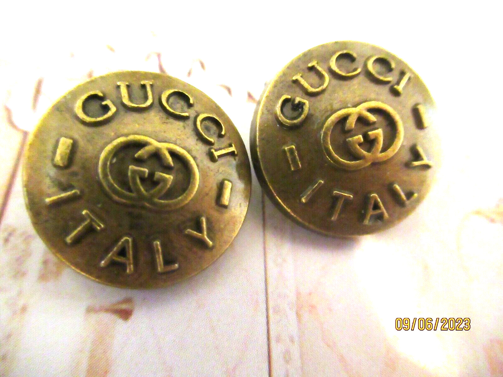 GUCCI 2 bronze color  BUTTONS  20MM/3/ gold tone,   THIS IS FOR 2