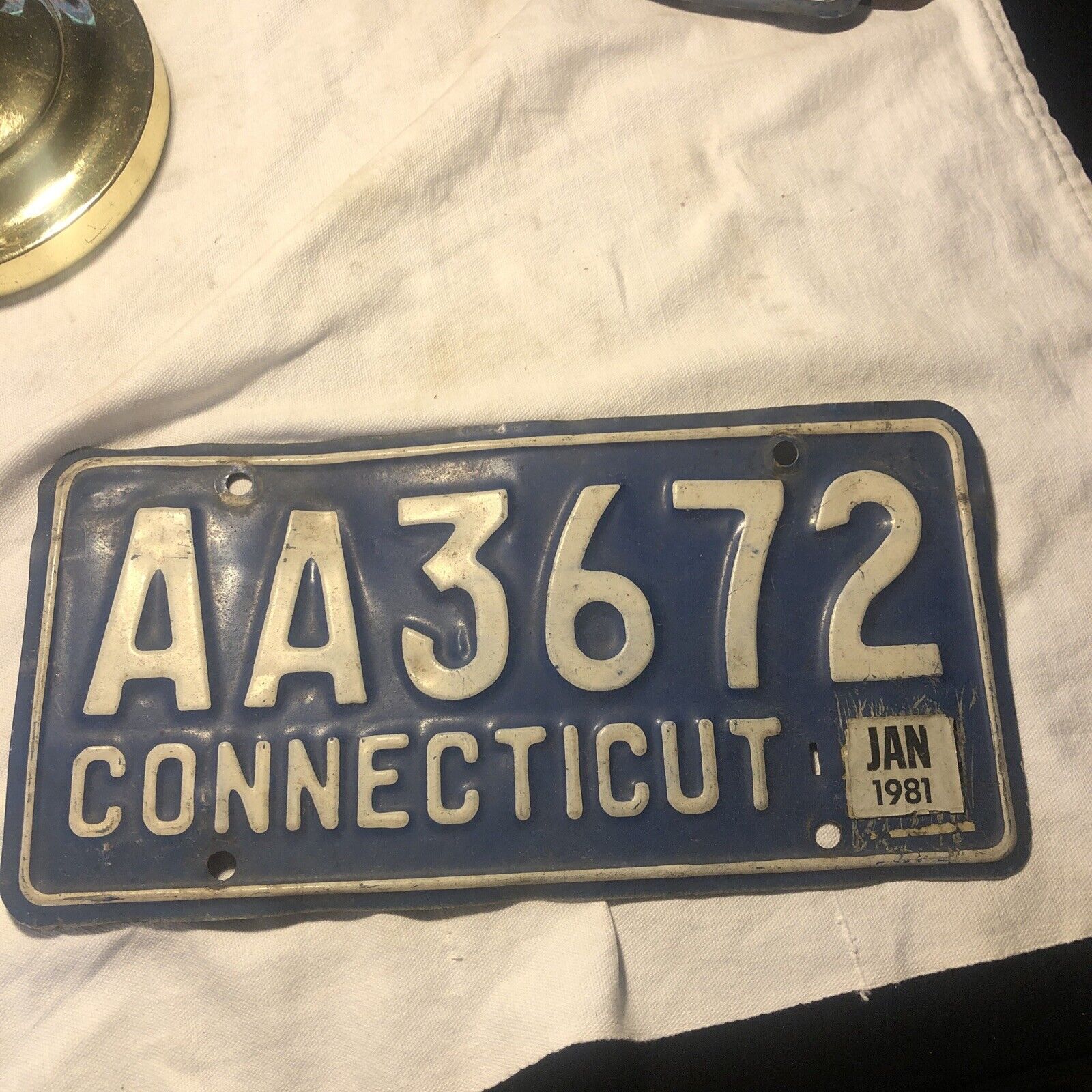 VINTAGE CONNECTICUT LICENSE PLATE AA3672 1981