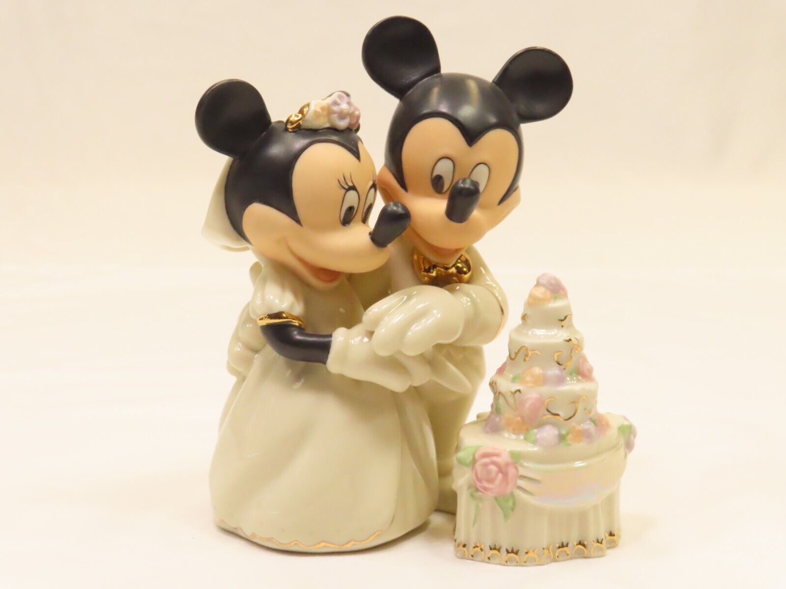 Lenox Showcase Minnie\'s Dream Wedding Cake Figure NIB 6527