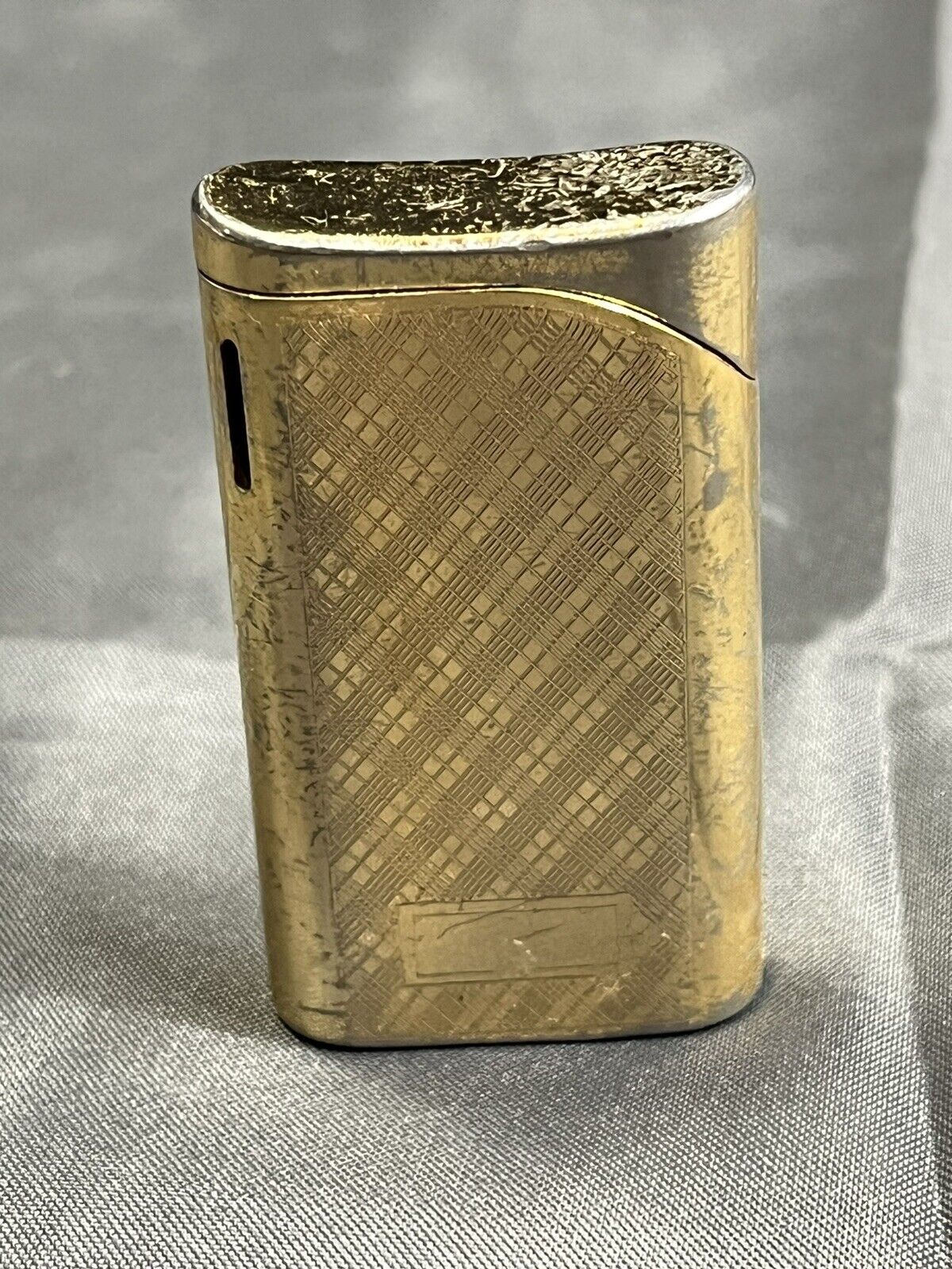 Vintage Peterson’s Gold Tone Butain Lighter Etched Peterson Japan