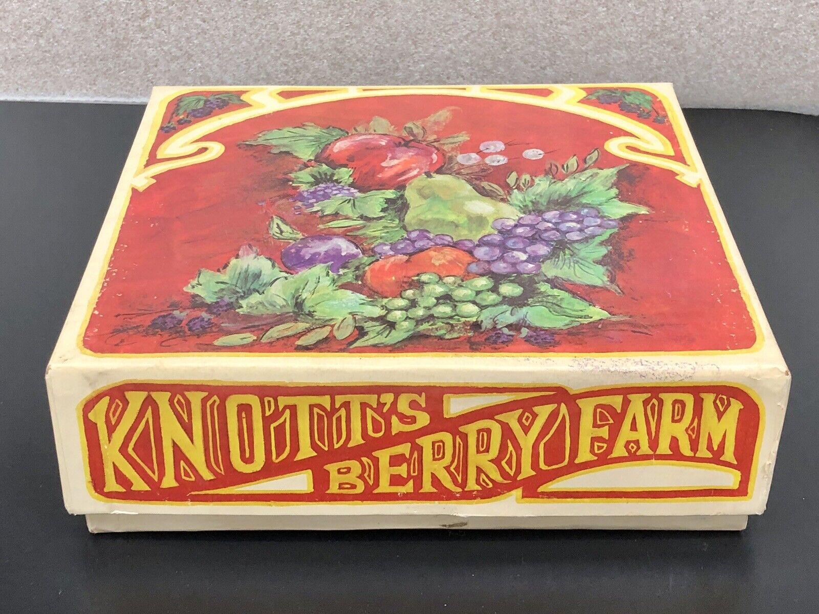 Vintage 1970\'s Knott\'s Berry Farm Buena Park California Souvenir Preserves Box