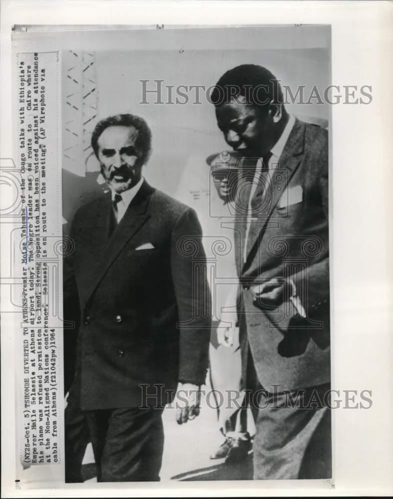 1964 Press Photo Moise Tshombe and Haile Selassie talk at Athens airport.