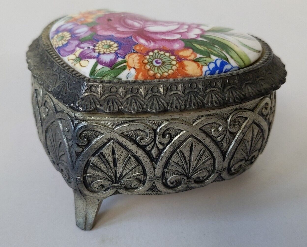 Vintage Heart Shape Ornate Jewellery Trinket Box Floral Porcelain Lid Japan