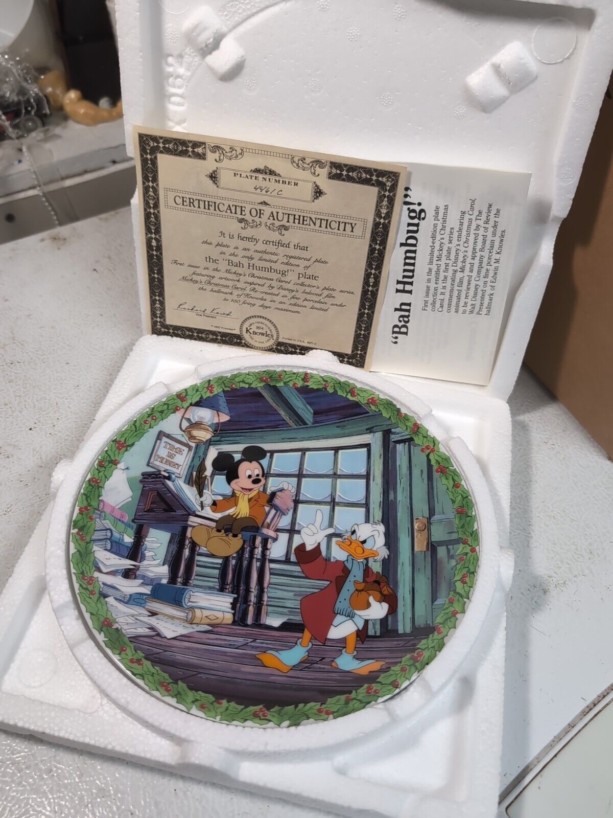 Walt Disney Knowles Collector Plate Mickey\'s Christmas Carol \