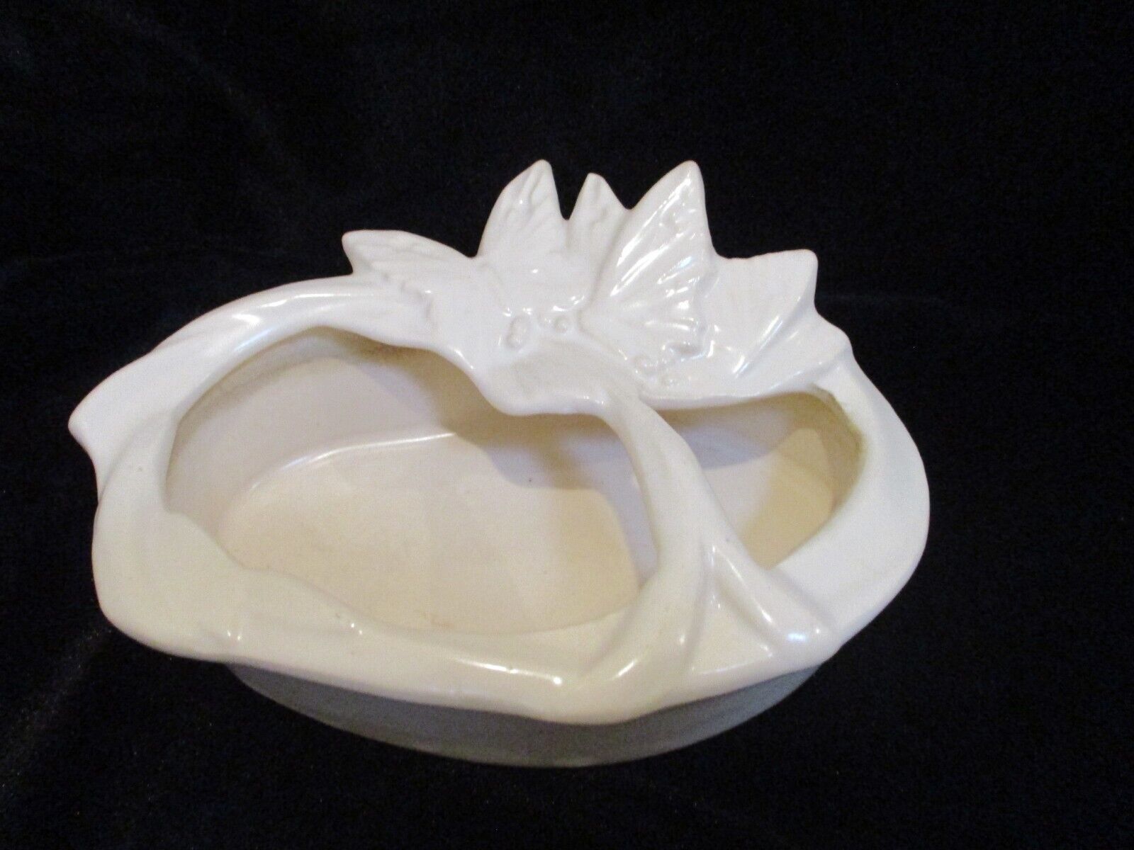 VINTAGE 1940\'s NELSON-MCCOY DIVIDED BUTTERFLY PLANTER, WHITE
