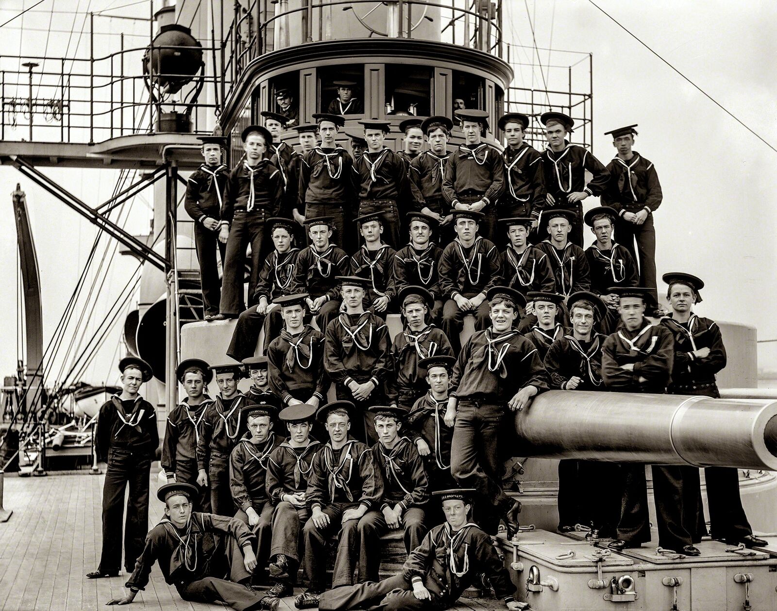 1897 USS BROOKLYN & APPRENTICE SAILORS Photo (189-Q)