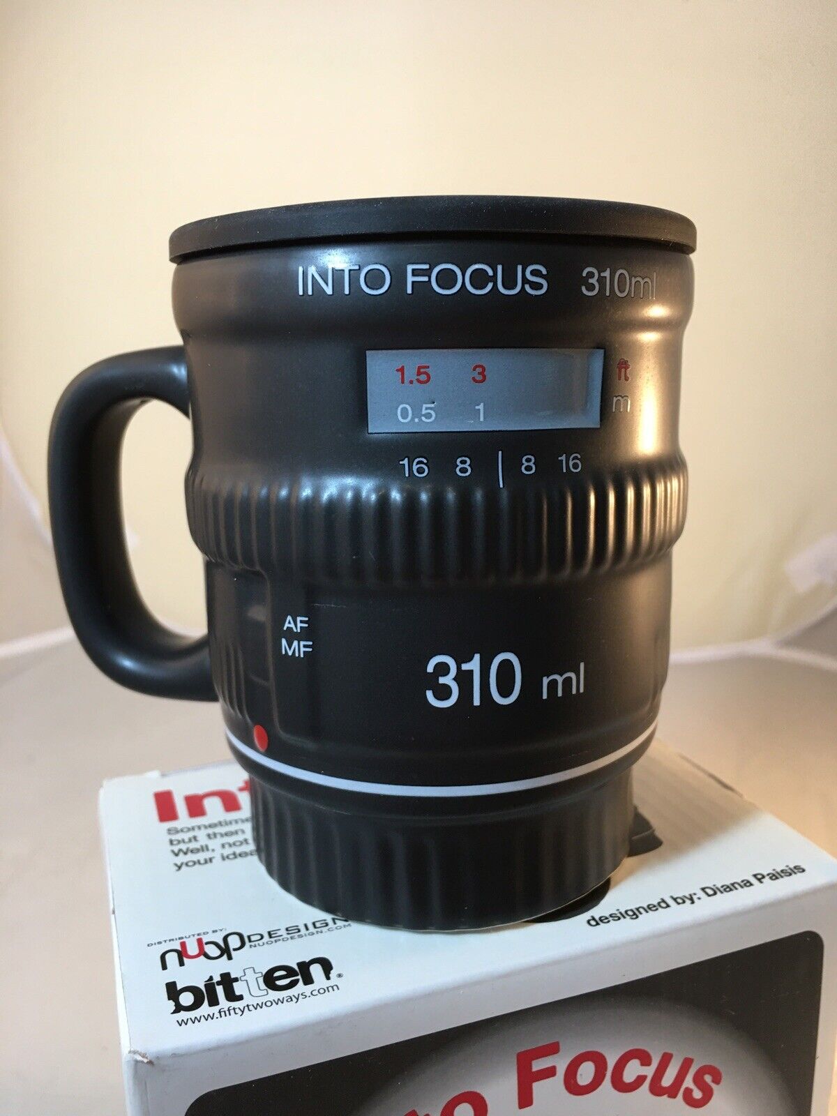 BITTEN Black Camera Lens Coffee Mug Comes with Lid Into Focus 310ml Camera Lens 