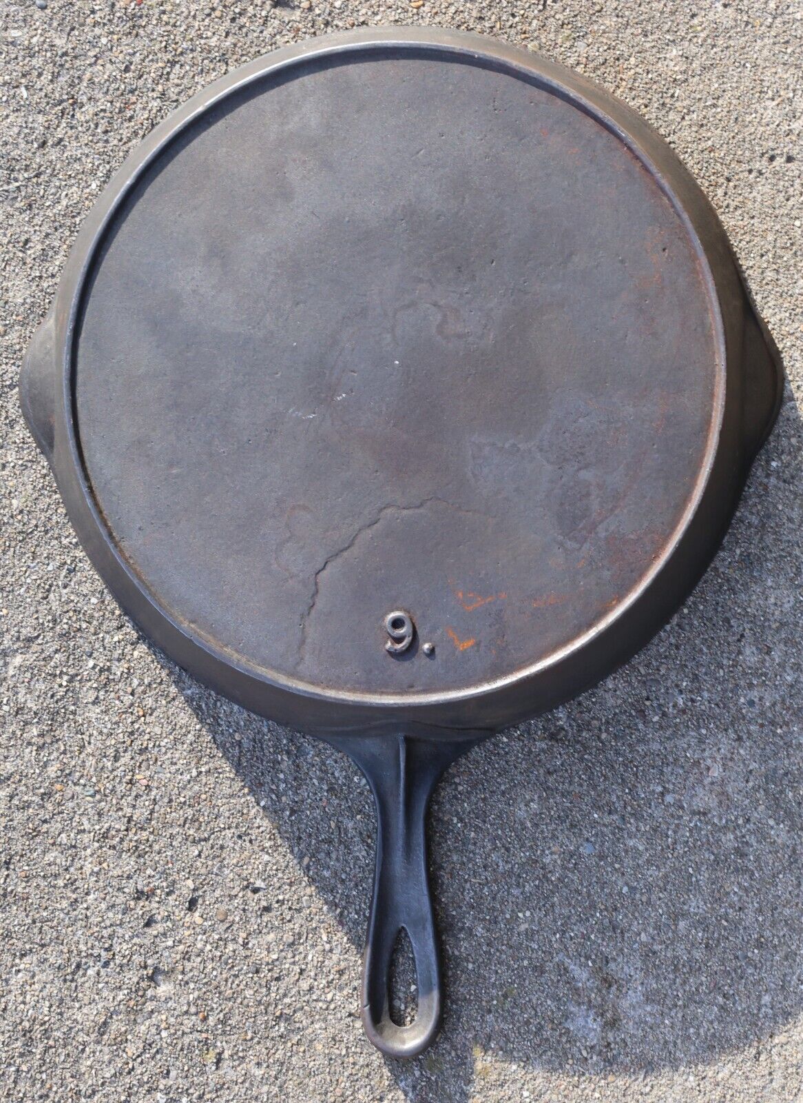 Scarce Antique Raised 9. Cast Iron Skillet with Reinforced Handle