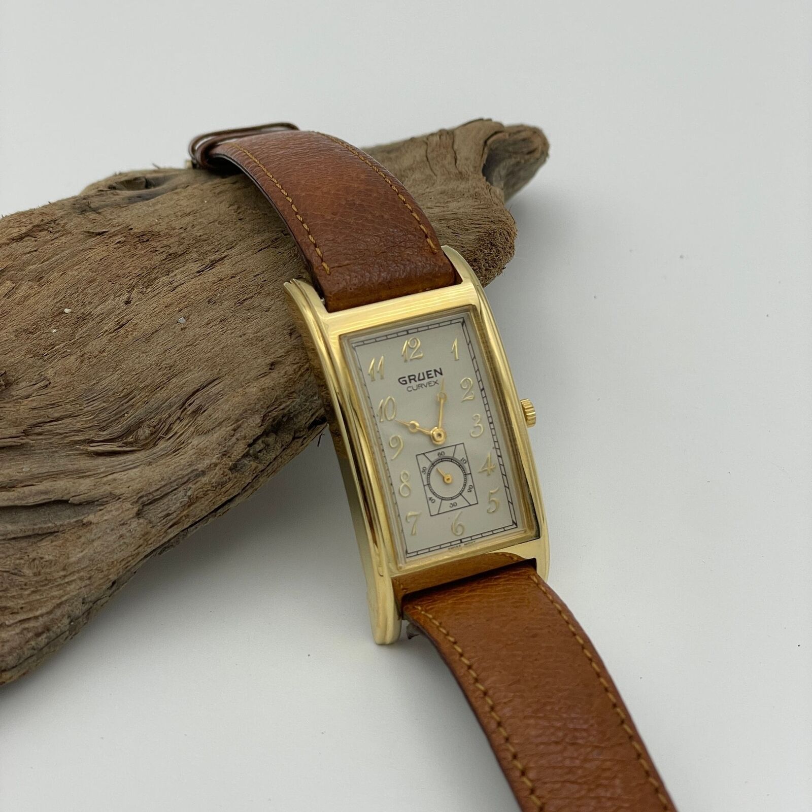 GRUEN Curvex - Unisex Gold Watch in Stunning Vintage Condition
