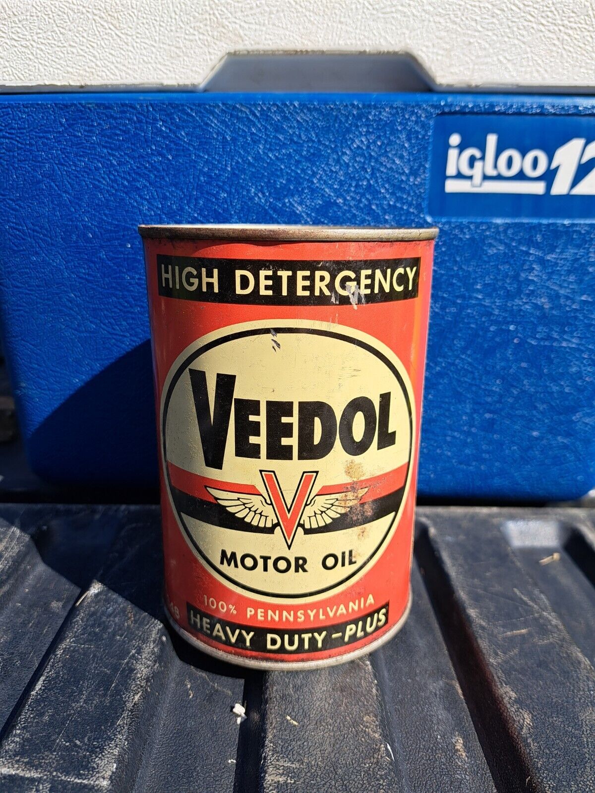 vintage veedol oil can