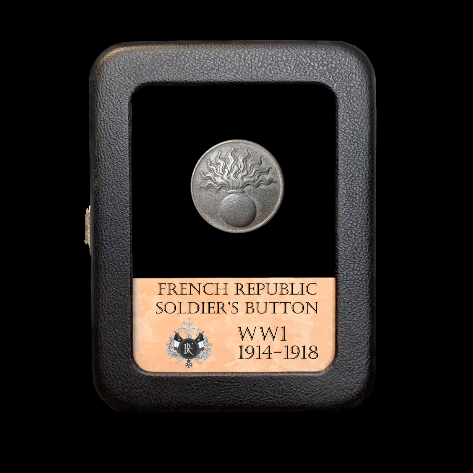 1 Original WW1 Soldier\'s Button - French Third Republic - With Display Case