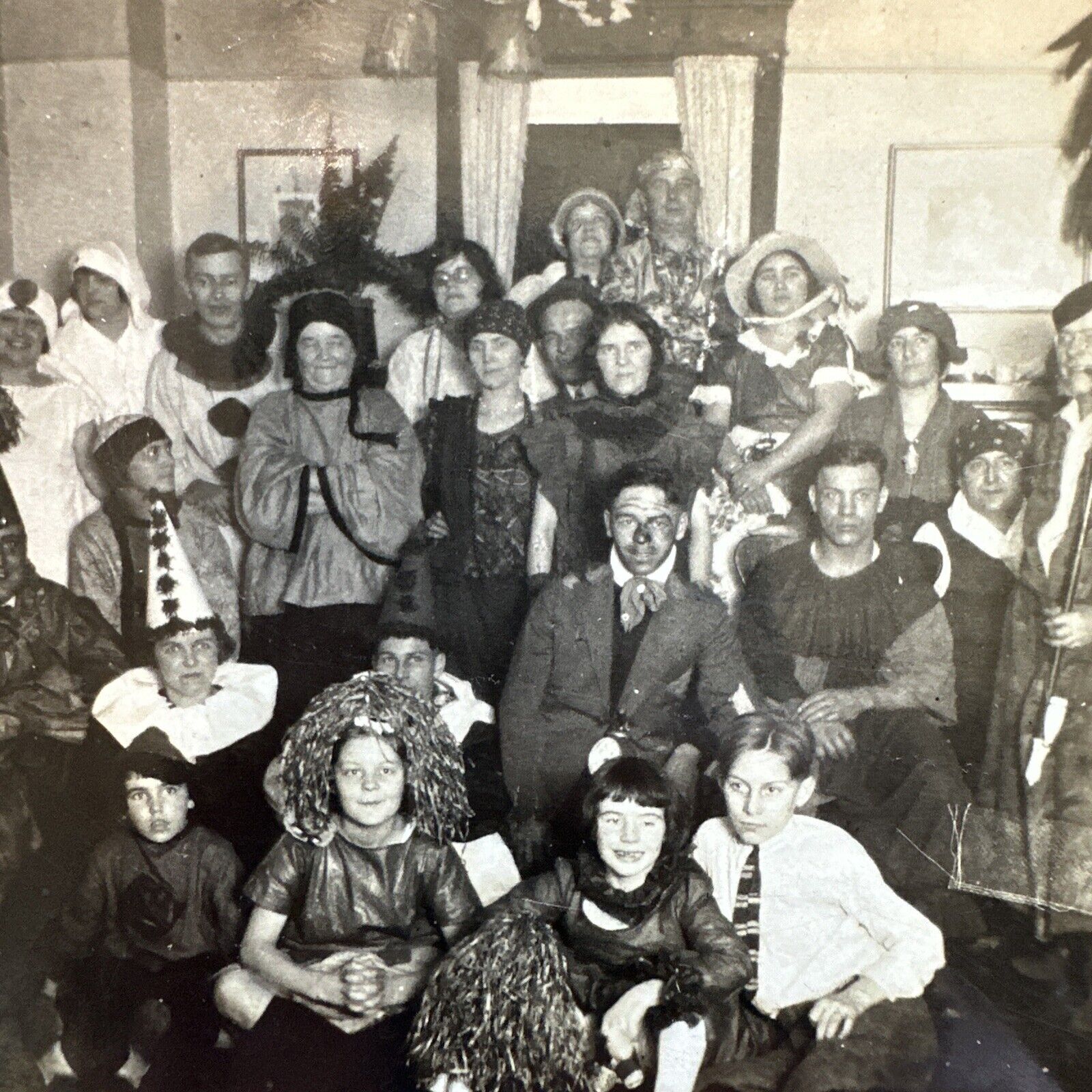 VINTAGE PHOTO 1930s or 1940s costume party Halloween creepy Original Snapshot