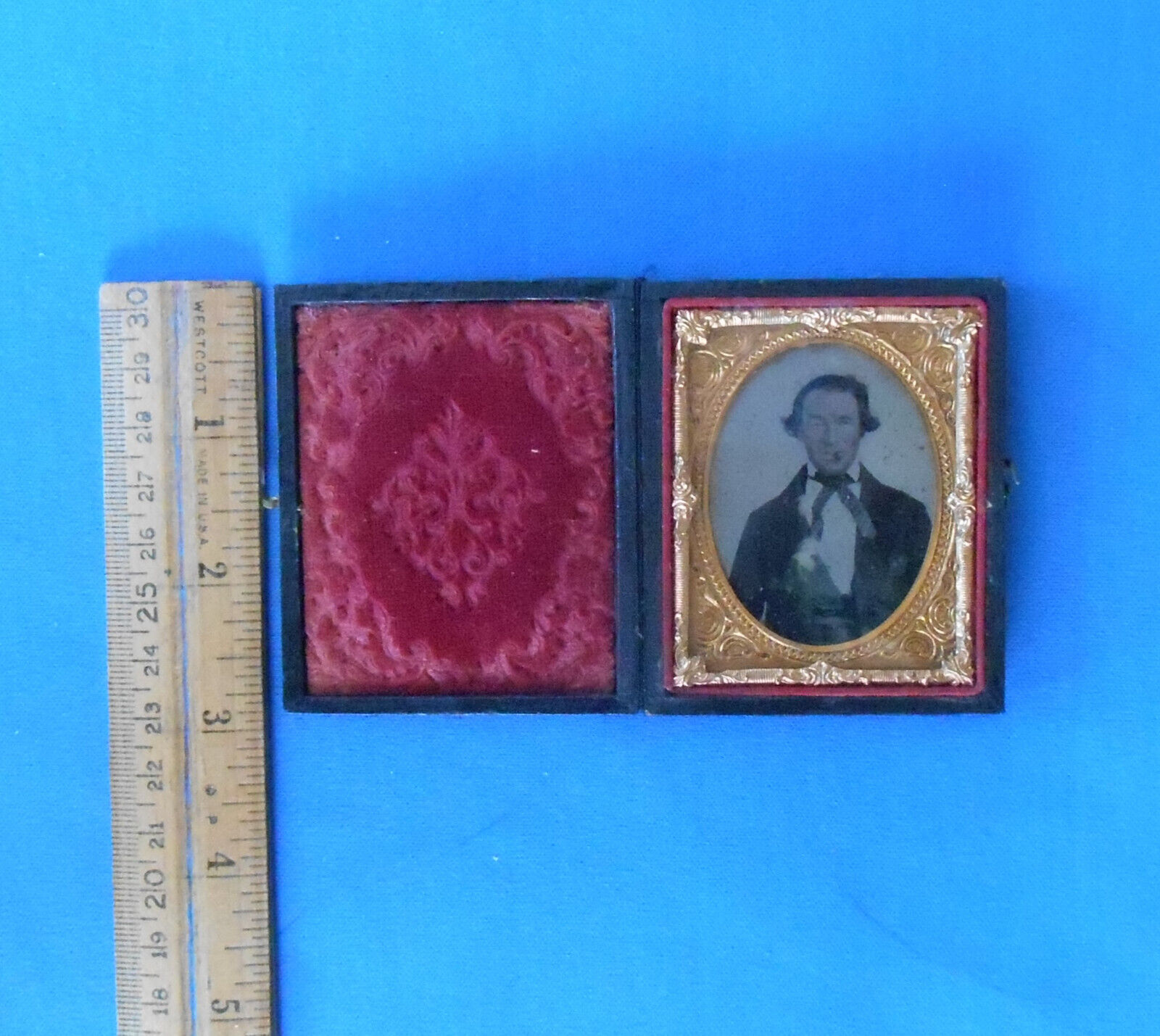 1/9th Size Ambrotype of a man in full case tintype daguerrotype