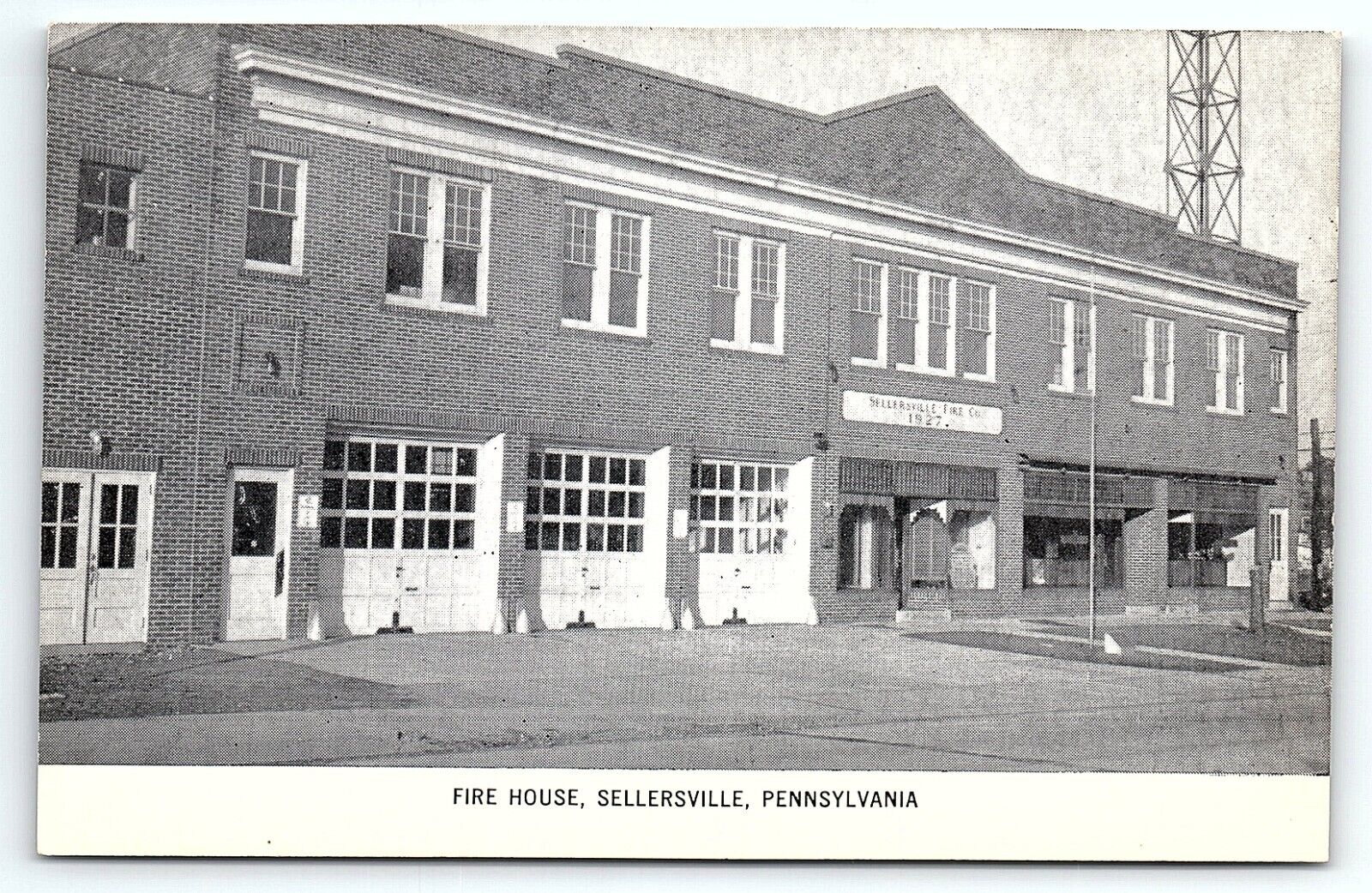 1950s SELLERSVILLE PENNSYLVANIA PA FIRE HOUSE UNPOSTED EST 1927 POSTCARD P4049