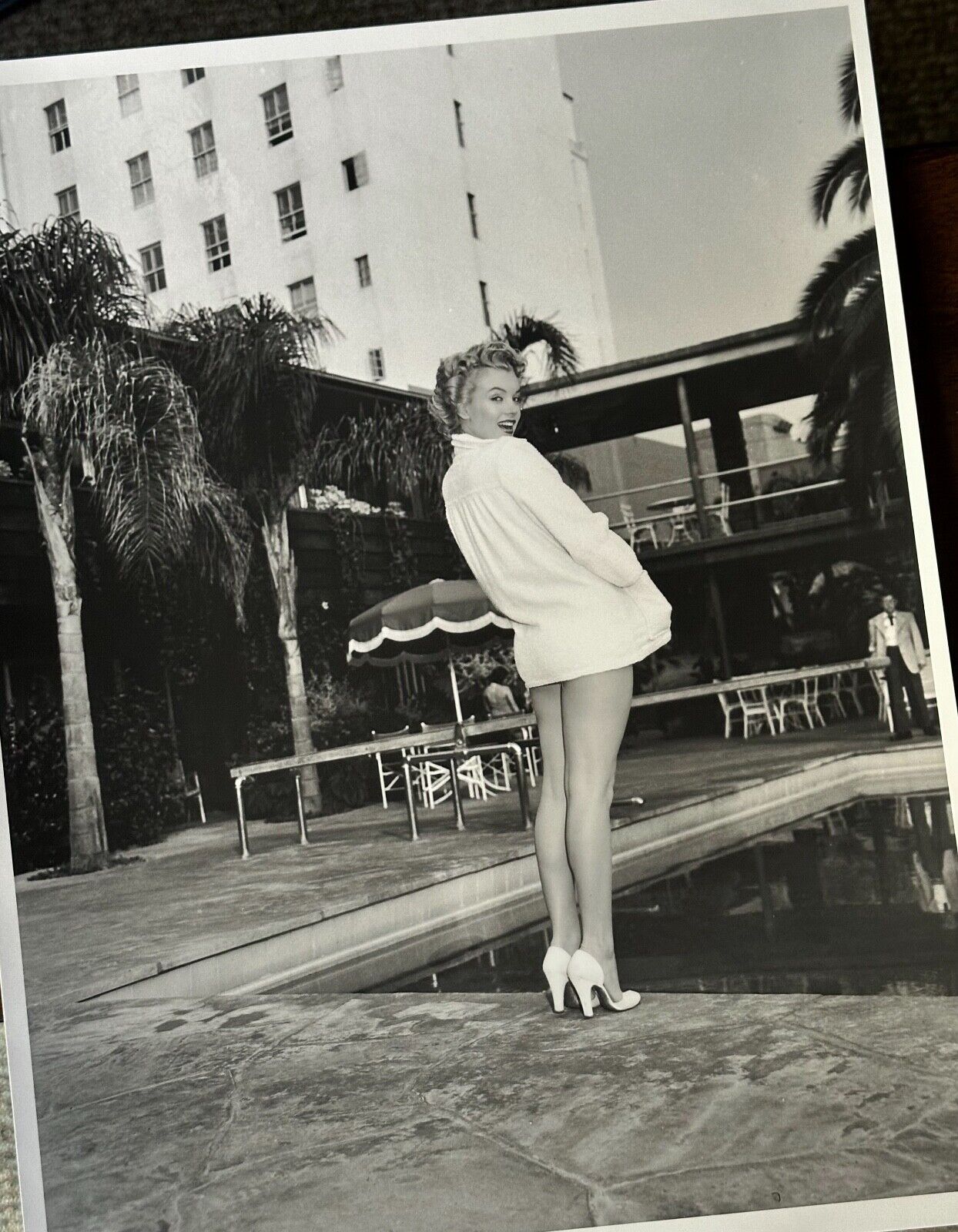 Marilyn Monroe  By Poolside At Roosevelt Hotel Hollywood California  Circa 1951